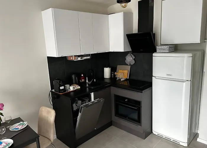 Sky Apartment Comfy Suite Pereca